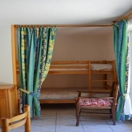 Clos St Clement Апартаменты